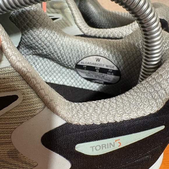 Altra Torin 5 Green Running Shoes with Coral Accents Women’s size 9 - Picture 5 of 10